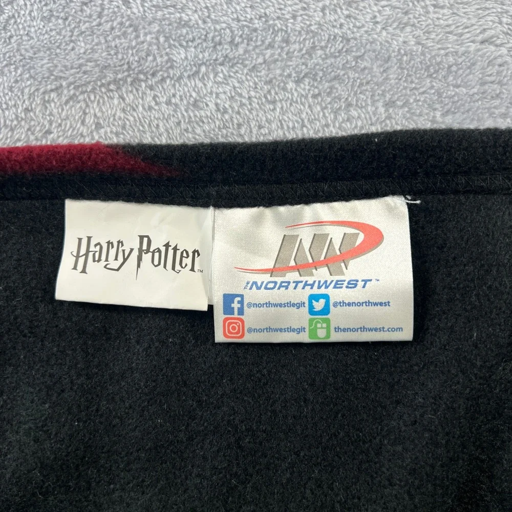 The Northwest Harry Potter Gryffindor Wearable Throw Blanket One‎ Size Black Red